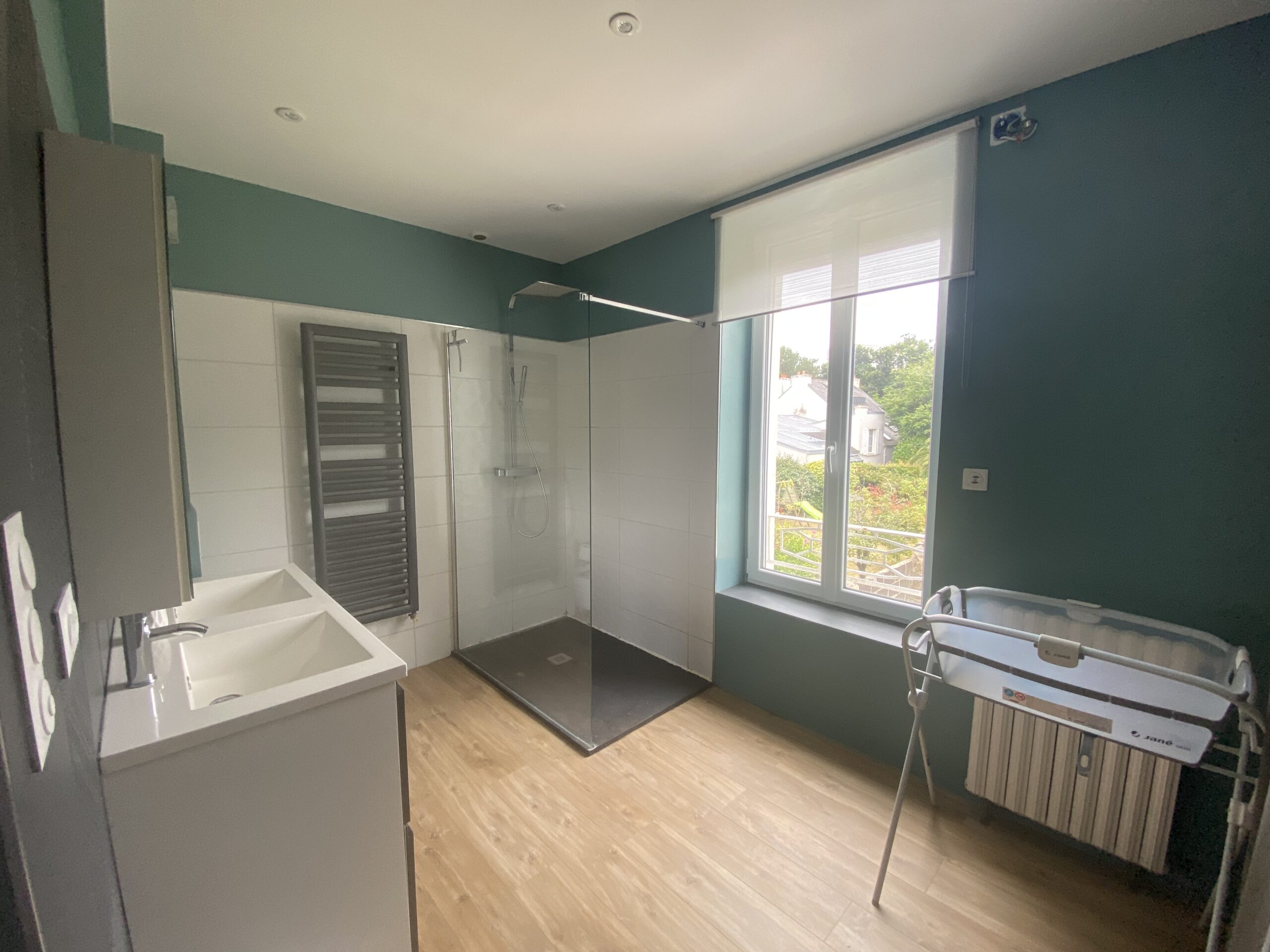 Salle de bain avec douche à l'italienne - LES ORCHIDEES