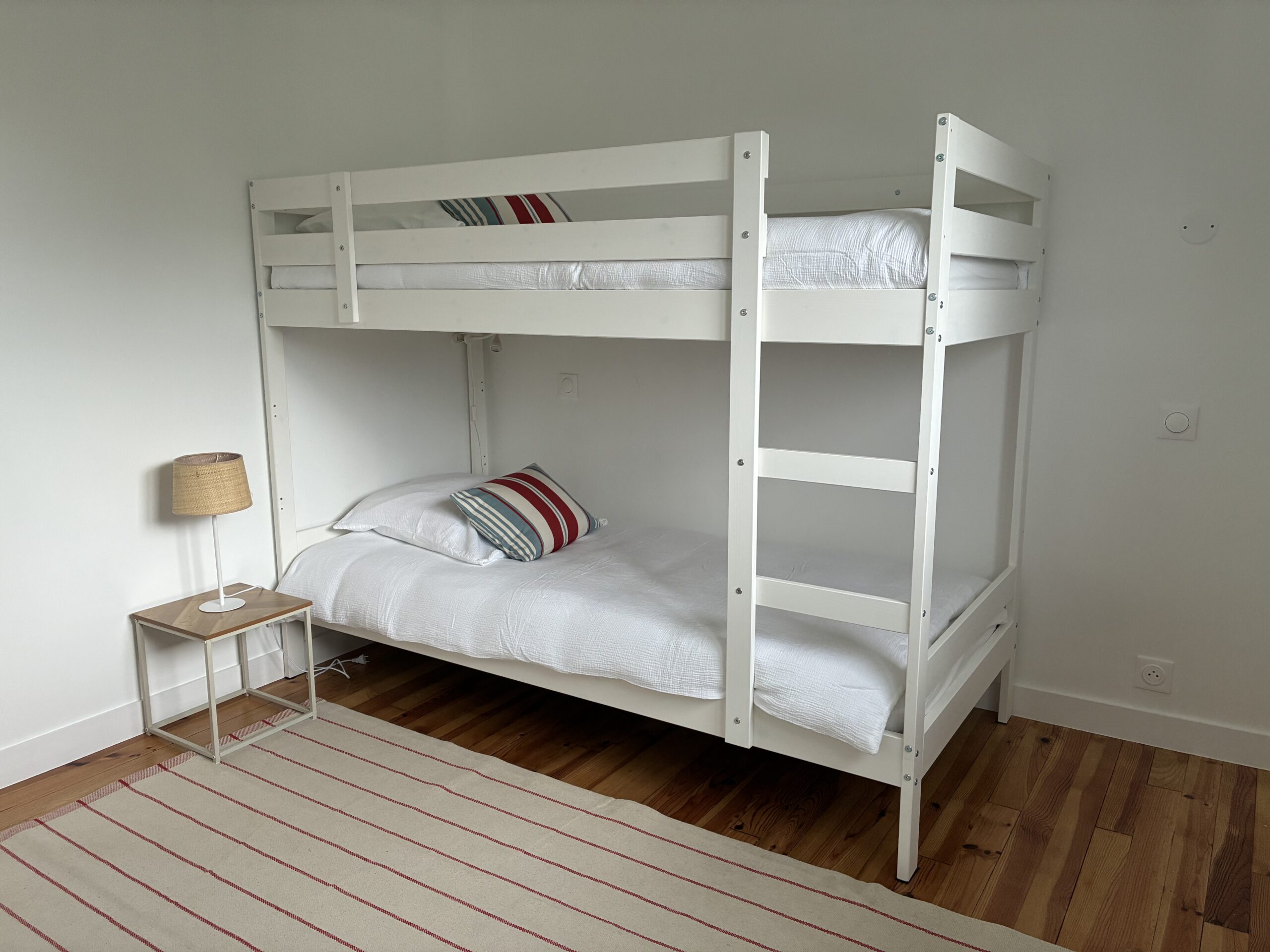 Chambre avec lits superposés - LA VIGIE DE TREMAZAN